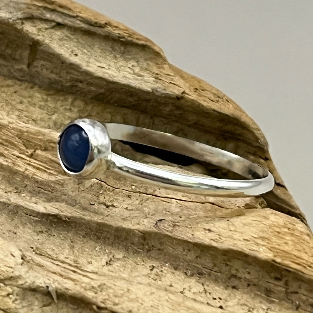 Silver Blue Chalcedony Stone Minimalist Ring - Picture 3 of 3
